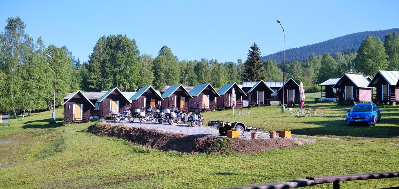 Retro Kemp Pod Boubinem Hotel Horní Vltavice Екстериор снимка